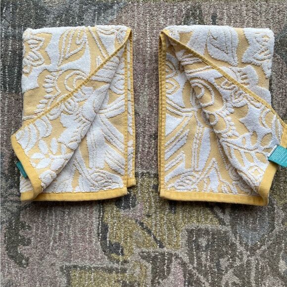 Target @ Home Flower Hand Towels - Picture 1 of 5